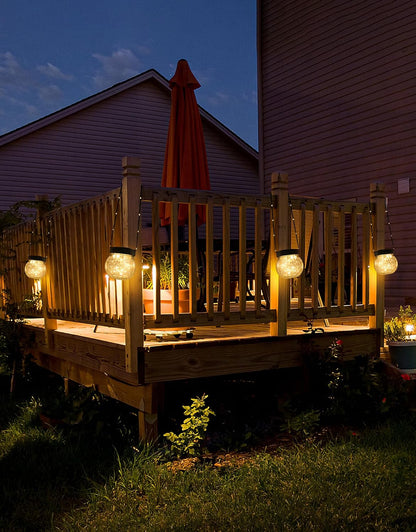 Solarna led lampa - ukras za dvorište i kuću