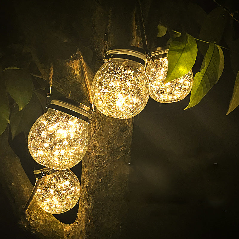 Solarna led lampa - ukras za dvorište i kuću