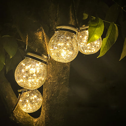 Solarna led lampa - ukras za dvorište i kuću