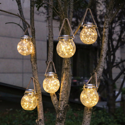 Solarna led lampa - ukras za dvorište i kuću